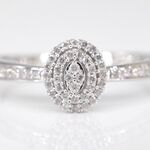 Witgouden entourage ring met diamanten