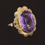 Gouden ring met een natuurlijke amethist