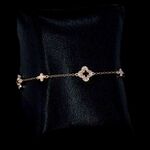 Rosegouden armband in klaver vier vorm met diamanten