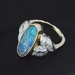 Gouden ring met diamanten en opaal