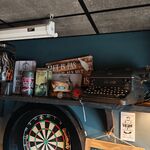 Plank met decoratie materiaal
