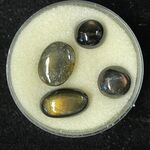 Edelsteen – Zwart-bruine edelsteen