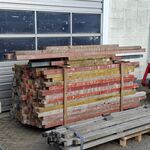 Partij houten metselprofielen