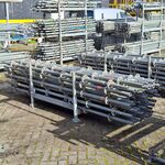 Ca. 46x Staanders met pen, Layher, Allround | 300cm (ring 50), in tran