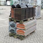 2x Pallet met dakpannen Nibra, Zwart