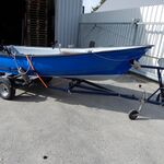 Boot met motor, trailer en diverse benodigdheden, blauw