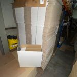 Ca. 220x Verzenddozen, dubbelgolf, wit, 48x23x35cm