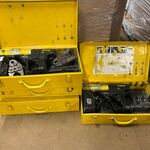 2x REMS accu-perstangen met persbekken, 4x metalen transportkoffers