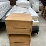 Boxpring 180×200 cm, matrassen en 2 nachtkastjes