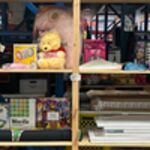 8x Inhoud stellingvak w.o. speelgoed, gezelschapsspellen, hobbyartikel