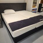2x Maatwerk hardbox 20 cm (90×200 cm) met twee matrassen, hoofdbord 18