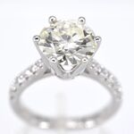 Witgouden ring met diamant met een briljant geslepen diamant van 2.50