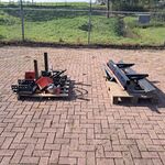 2x Pallet met diverse onderdelen voor o.a veegborstels & hef-trucks