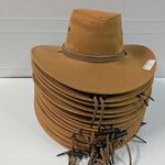 Ca. 18x Cowboy hoed vilt, beige, 56 – 58
