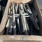 Palletbox met verkeersbordhouders