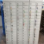 Drieledige lockerkast, Sleutellockers, lichtgrijs