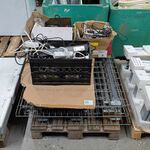 Partij elektrotechnisch materiaal en stalen draadroosters
