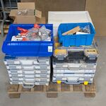 Partij zonnepaneel installatiemateriaal en omvormers