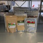 Diverse gedroogde poeders, tabletten & kruiden, O.a. Vitanics, Purason