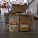 Diverse gedroogde poeders & kruiden, O.a. Vitanics, Purason