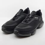 Paar sneakers, maat 10, Prada, 2EG 253