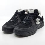 Paar sneakers, maat 45, Chanel, W G38301