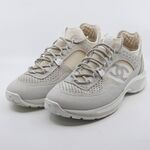 Paar sneakers, maat 45, Chanel, L G40195