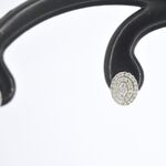 Witgouden entourage oorbellen met diamant