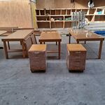 3x Bureau en 2x verrijdbaar ladeblok