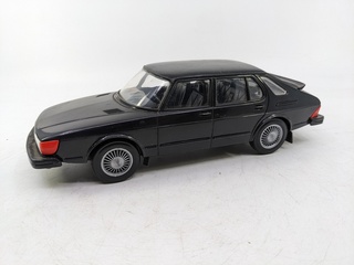 5x Kunststof miniatuur Saab, diverse modellen