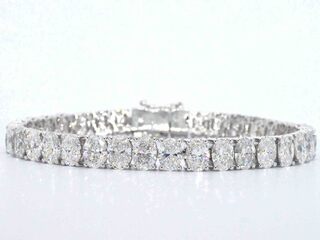 Tennisarmband met grote ovaal geslepen diamanten van 25.46 carat totaa