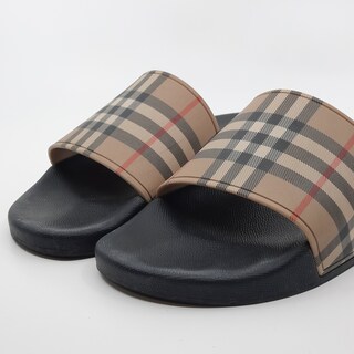 Paar slippers, maat 44, Burberry