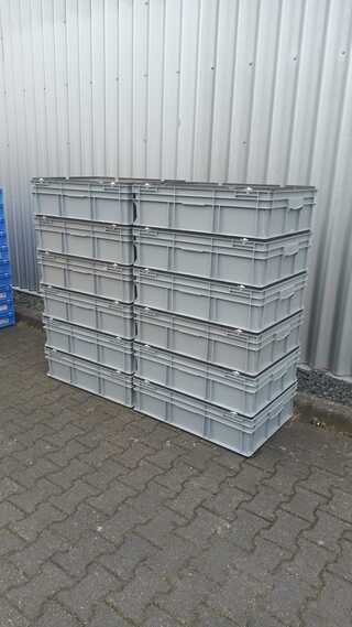 Ca. 12x Grote Bakken met deksel, Engels, Grijs / Chroom