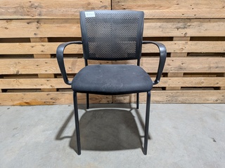 (NS materiaal) 4x Vergaderstoel, Dauphin, Shape