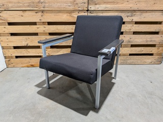 (NS materiaal) 2x Fauteuil, Gijs Van Der Sluis, Model 30, Zwart