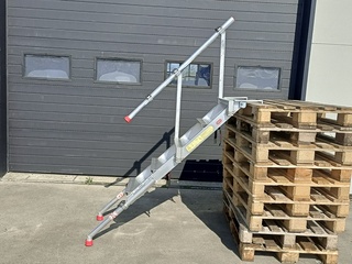 (NS materiaal) 2x Calamiteiten-/steigertrap, Altrex