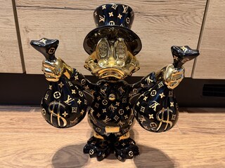 Dagobert Duck beeld, Lior24
