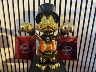 Dagobert Duck beeld , Lior24