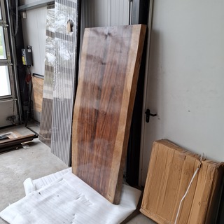 Boomstam eettafel, 2026