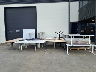 (NS materiaal) Partij divers kantoormeubilair