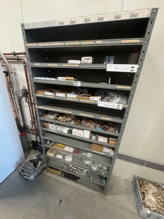 Gereedschap kast met installatiemateriaal
