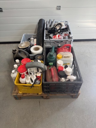 Partij gebruiksmaterialen en installatiemateriaal