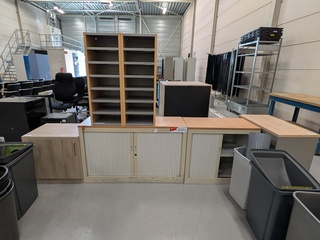 Divers kantoormeubilair