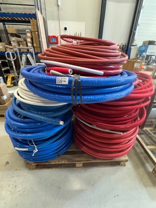 Partij meerlagenbuis rood en blauw