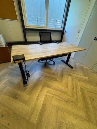Zit-sta bureau met bureaustoel
