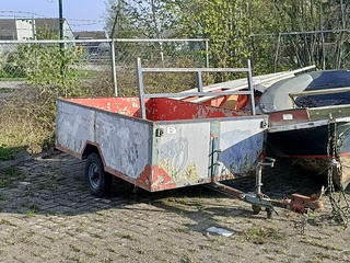 (Locatie Heeg) Aanhanger