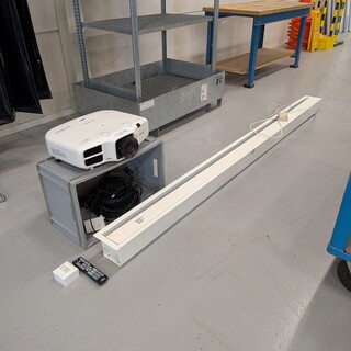 Beamer met projectiescherm Epson, H824B