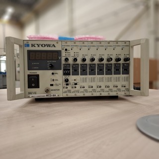 Multi conditioner / meetversterker-unit Kyowa, MCD-8A