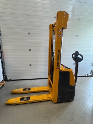 Stapelaar Jungheinrich, EJC112, geel