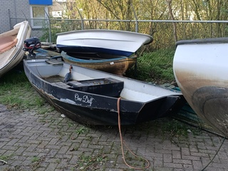 (Locatie Heeg) Metalen vlet, Ome Dolf, buitenboordmotor Mercure FourSt